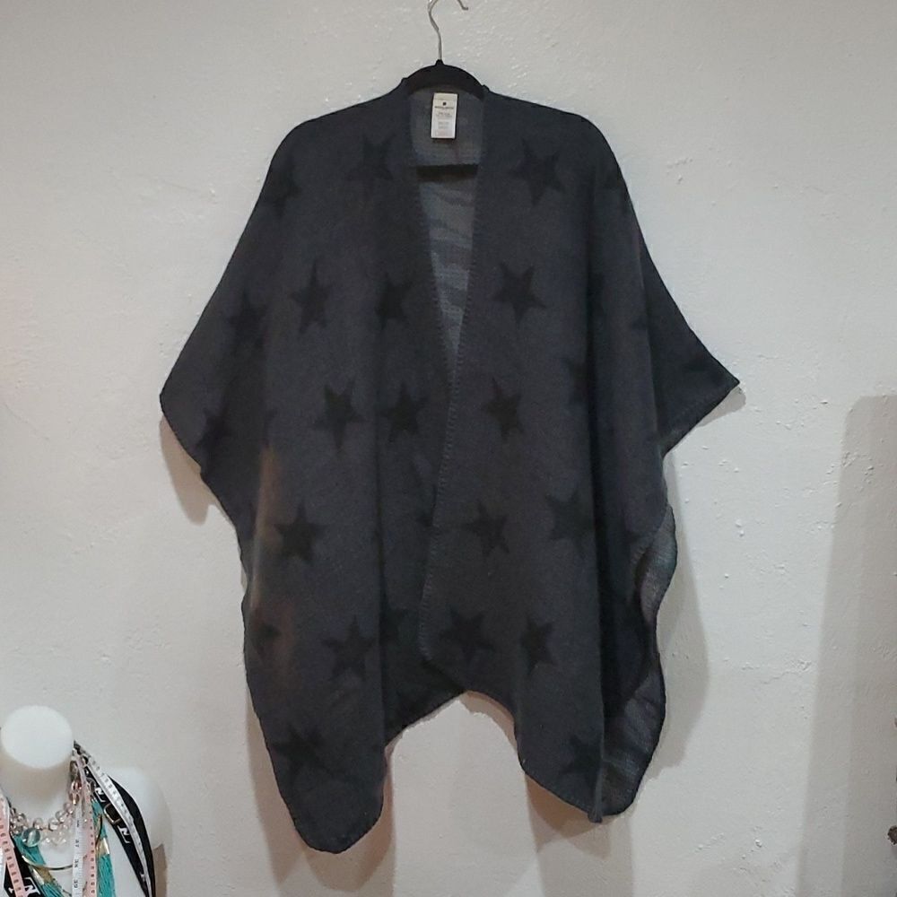 Woolrich Reversible Shawl Cape Star Pattern & Camo